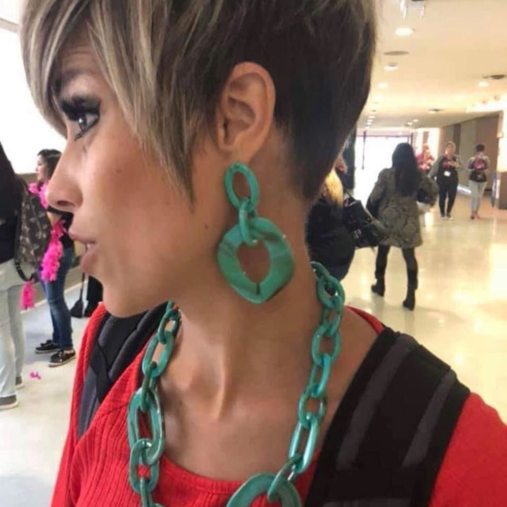 Meet your Posher, Lola